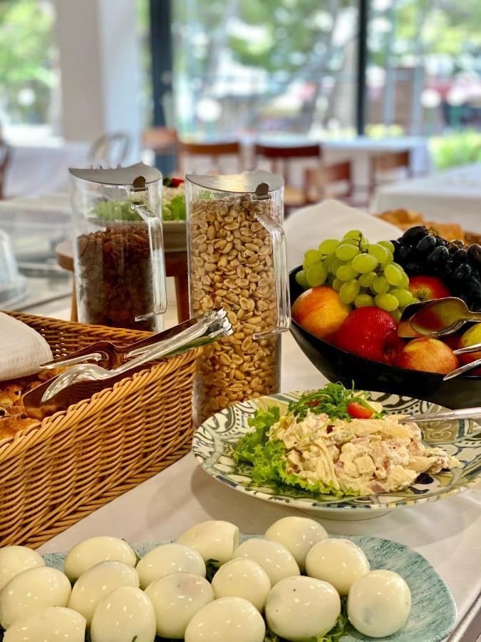 Family Resort Urania Baška Voda Kültér fotó