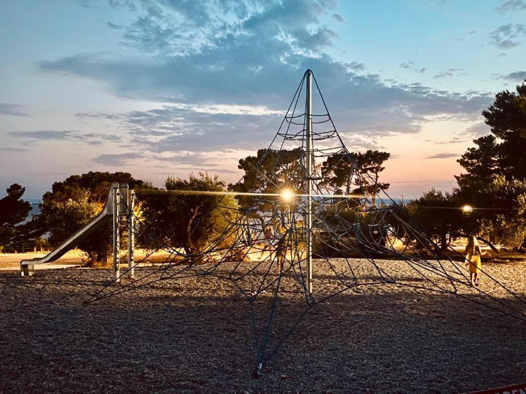 Family Resort Urania Baška Voda Kültér fotó