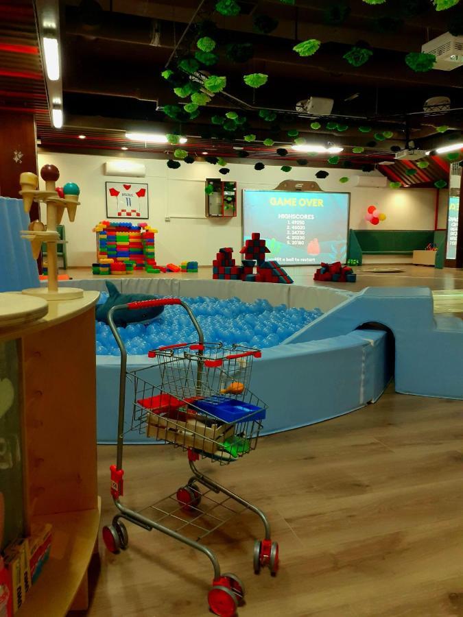 Family Resort Urania Baška Voda Kültér fotó